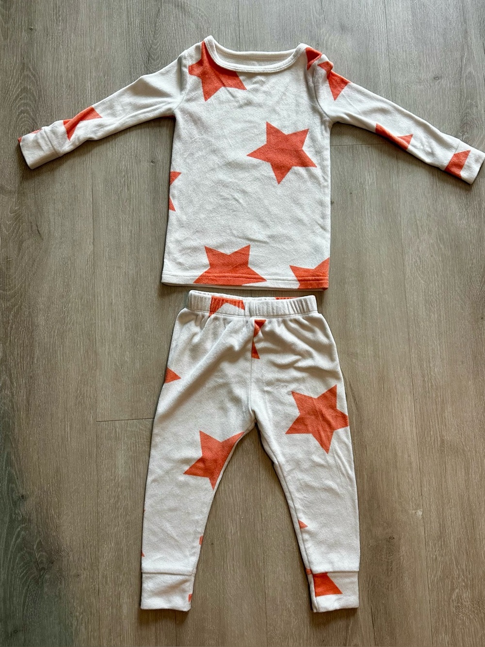 Cat & Jack Girls Coral Orange Star Fleece Pajama Set - Size 2. Very Soft Cozy